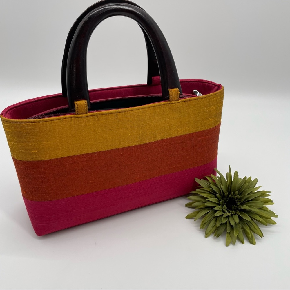 Linen handbag with wooden handles, red & orange